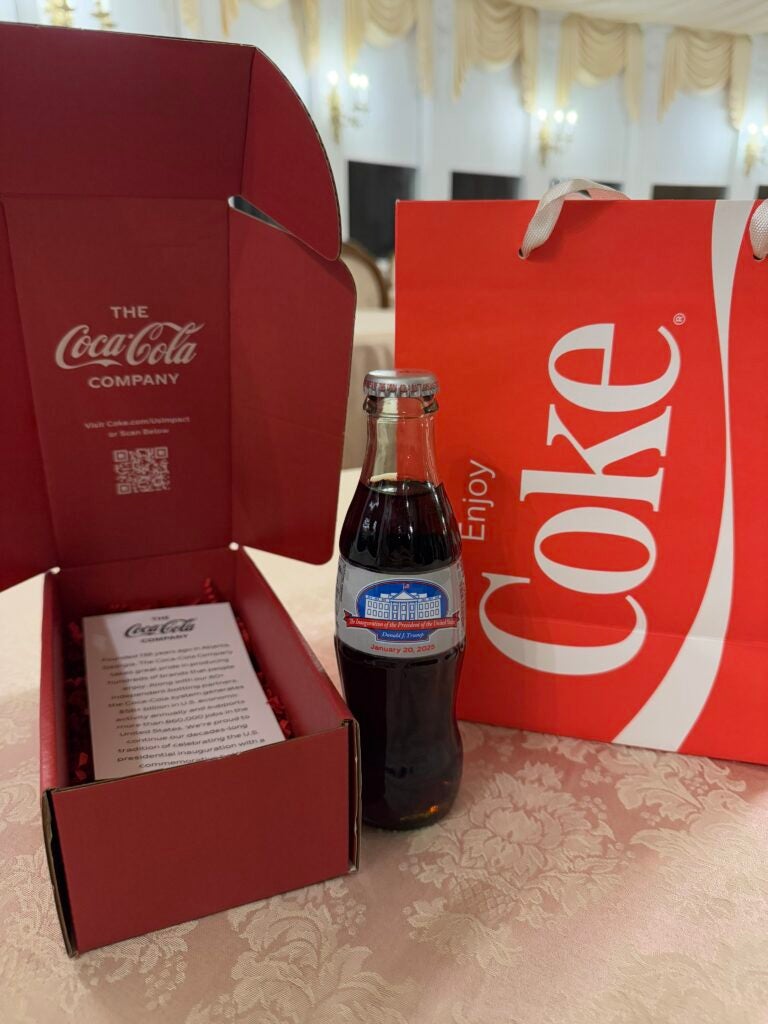 Coca Cola celebra l’insediamento di Trump con una versione speciale della Diet Coke