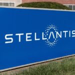 Stellantis e Mistral AI: l’auto che ti parla è davvero una buona idea?