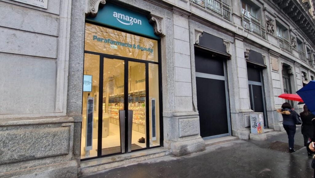 Amazon apre a Milano il primo negozio fisico, una parafarmacia. L’abbiamo visitata