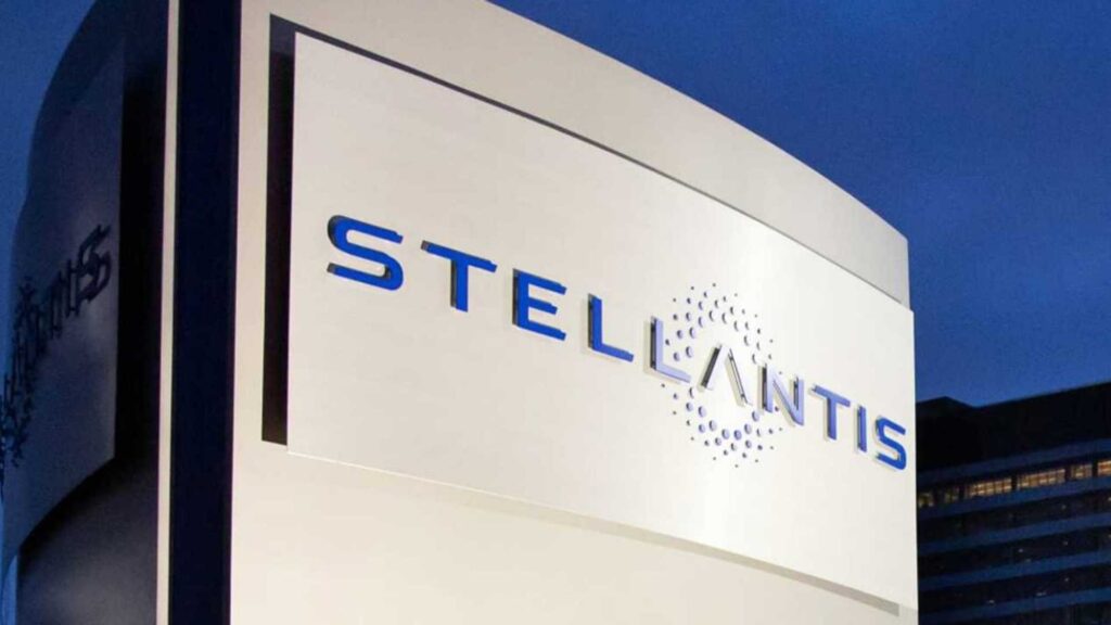 Stellantis chiude in rosso a Piazza Affari (-2%) nel giorno del nuovo ceo Antonio Filosa
