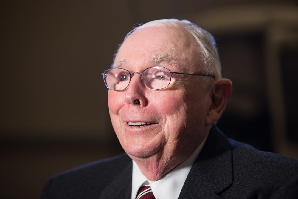 Da 1.000€ a 100.000€ l’anno: ecco come ci riuscì Charlie Munger