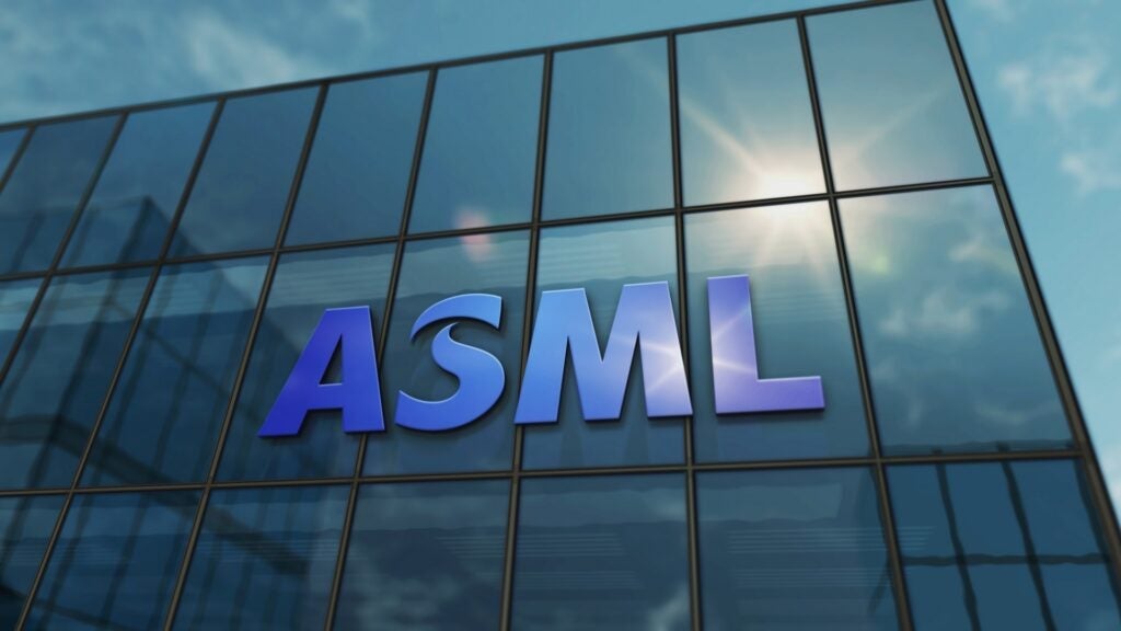 ASML rivede le previsioni di crescita per il 2026 a causa di incertezze macroeconomiche