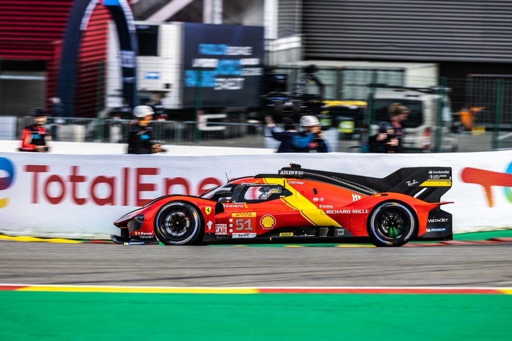 Non solo auto di lusso: la nuova mossa di Ferrari nel mondo crypto Non solo auto di lusso: la nuova mossa di Ferrari nel mondo crypto