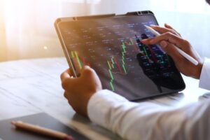 Azioni Saipem in caduta libera (-9% in un mese), ma Wall Street vede un’opportunità