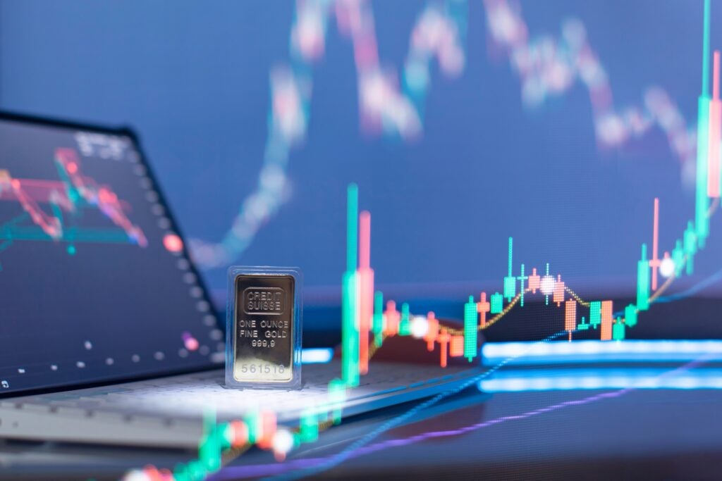 Piazza Affari parte in calo: Stellantis e Ferrari in rosso, Campari e Lottomatica in rialzo Piazza Affari parte in calo: Stellantis e Ferrari in rosso, Campari e Lottomatica in rialzo