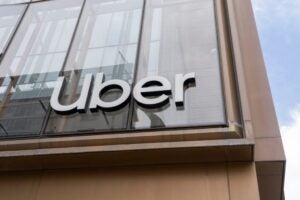 5 titoli sotto la lente oggi: da Uber a Pfizer, passando per AMD