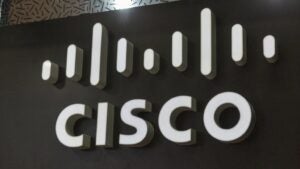 Cisco, l’onda dell’AI vale 1,3 miliardi in un trimestre e il titolo decolla
