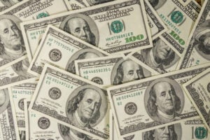 La Bce pensa a una riserva comune “alternativa” di dollari