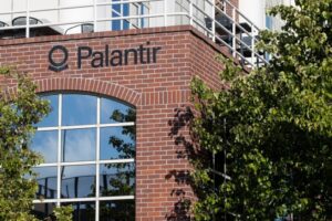 Michael Burry: altro attacco al titolo Palantir, crollo del 60% in vista?