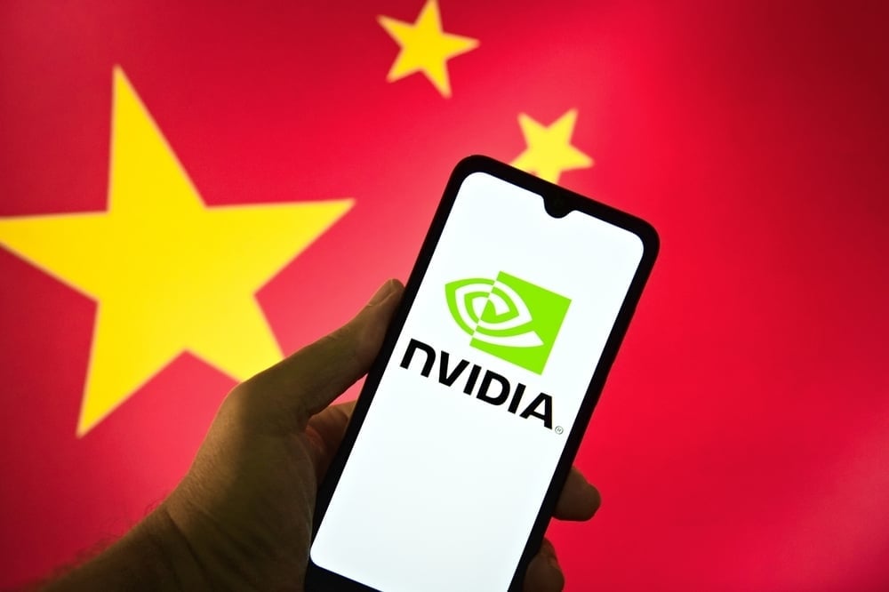 エヌビディアの「禁断の果実」:中国のバイヤー、B300サーバー1台100万ドルで取引 エヌビディアの「禁断の果実」:中国のバイヤー、B300サーバー1台100万ドルで取引