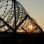 트럼프 법안, 이민자 수용 시설에 450억 달러 배정···지오그룹·코어시빅 등 민간 교도소 수혜 전망