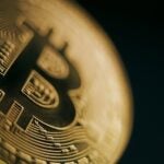 비트코인 브레이크아웃: 골든 크로스 확인, 스트래티지는 4억 2700만 달러 상당 BTC 추가 매수