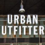 어반 아웃피터스, 예상보다 나은 2분기 실적에도 주가 5% 하락