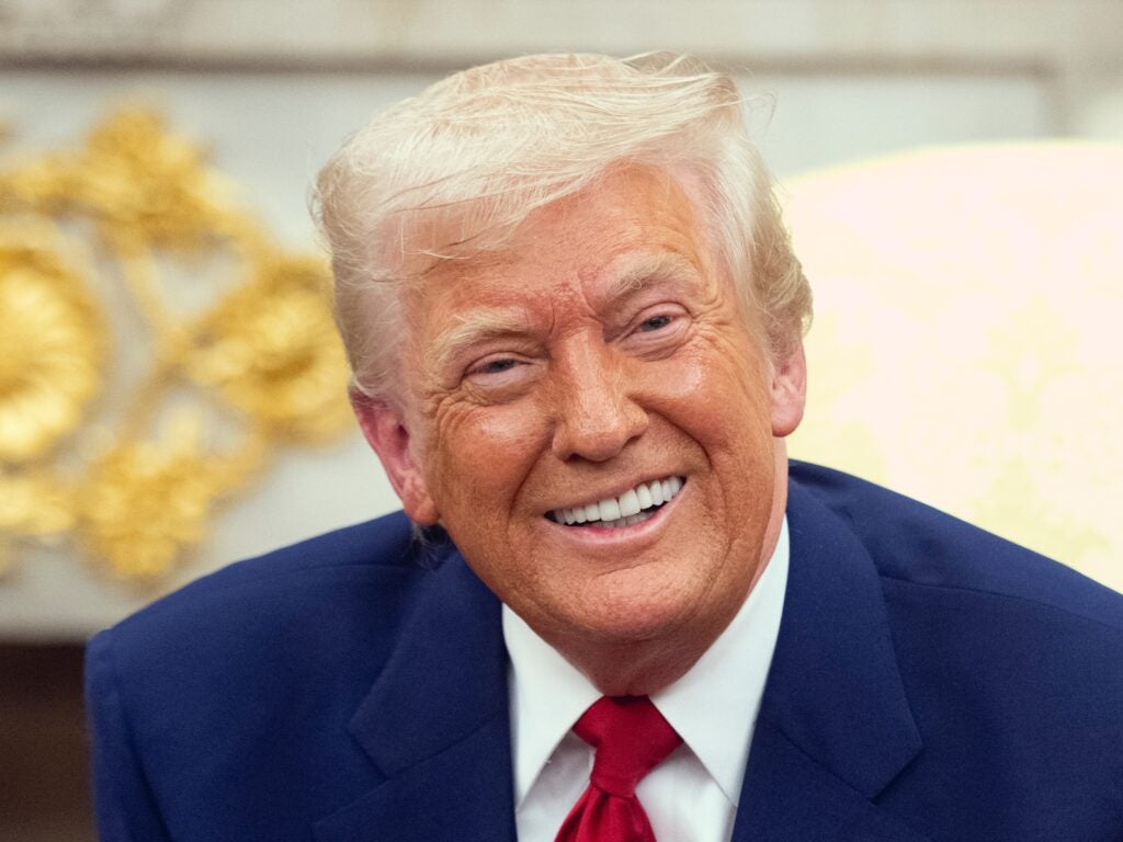 도널드 트럼프, 새로운 백악관 연회장에 리플·코인베이스·테더·제미니로부터 자금 유치 - Benzinga Korea 한국