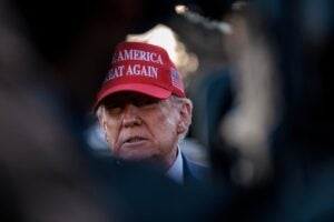 미국 제조업, 트럼프는 관세를 통해 부양하려고 했지만 계속 위축되고 있다