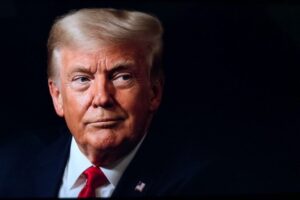 트럼프 지지율 38%로 급락···미국인들 물가 상승과 엡스타인 파일에 분노