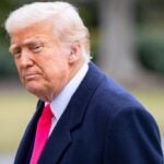 트럼프, 중국과 경쟁 우려 속 주 법률에 우선하는 AI 행정명령 검토: 보도