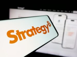 피터 쉬프, JP모건 경고 후 스트래티지의 글로벌 주식 지수 편입에 의문 제기