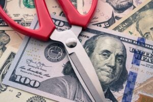 폴리마켓 베팅, 연준 관계자들의 비둘기파 발언 이후 금리인하 확률 81%로 상승